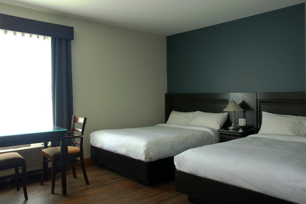 Chicoutimi Hotel Le Montagnais מראה חיצוני תמונה