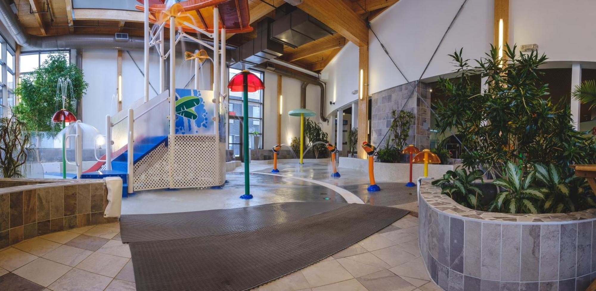 Chicoutimi Hotel Le Montagnais מראה חיצוני תמונה