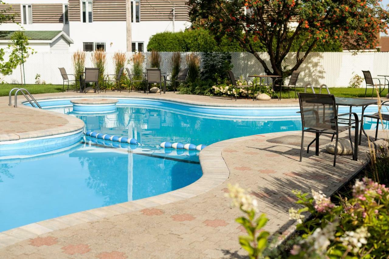 Chicoutimi Hotel Le Montagnais מראה חיצוני תמונה