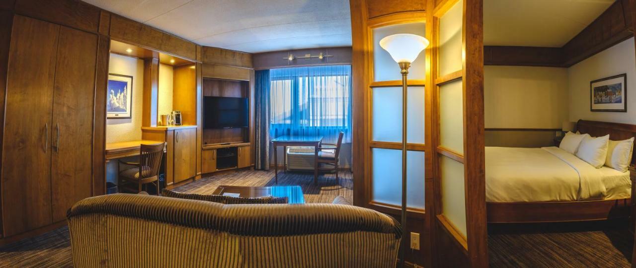 Chicoutimi Hotel Le Montagnais מראה חיצוני תמונה