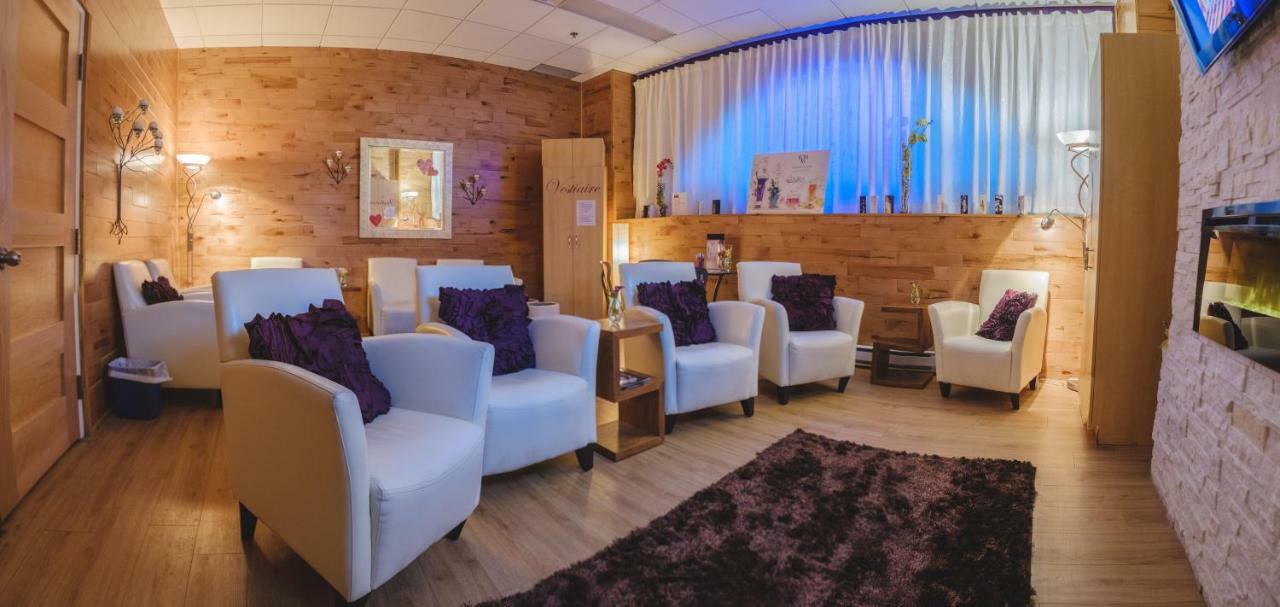 Chicoutimi Hotel Le Montagnais מראה חיצוני תמונה