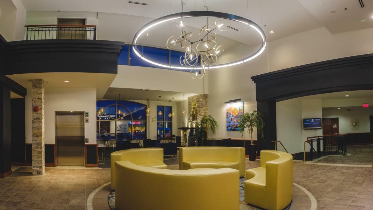 Chicoutimi Hotel Le Montagnais מראה חיצוני תמונה