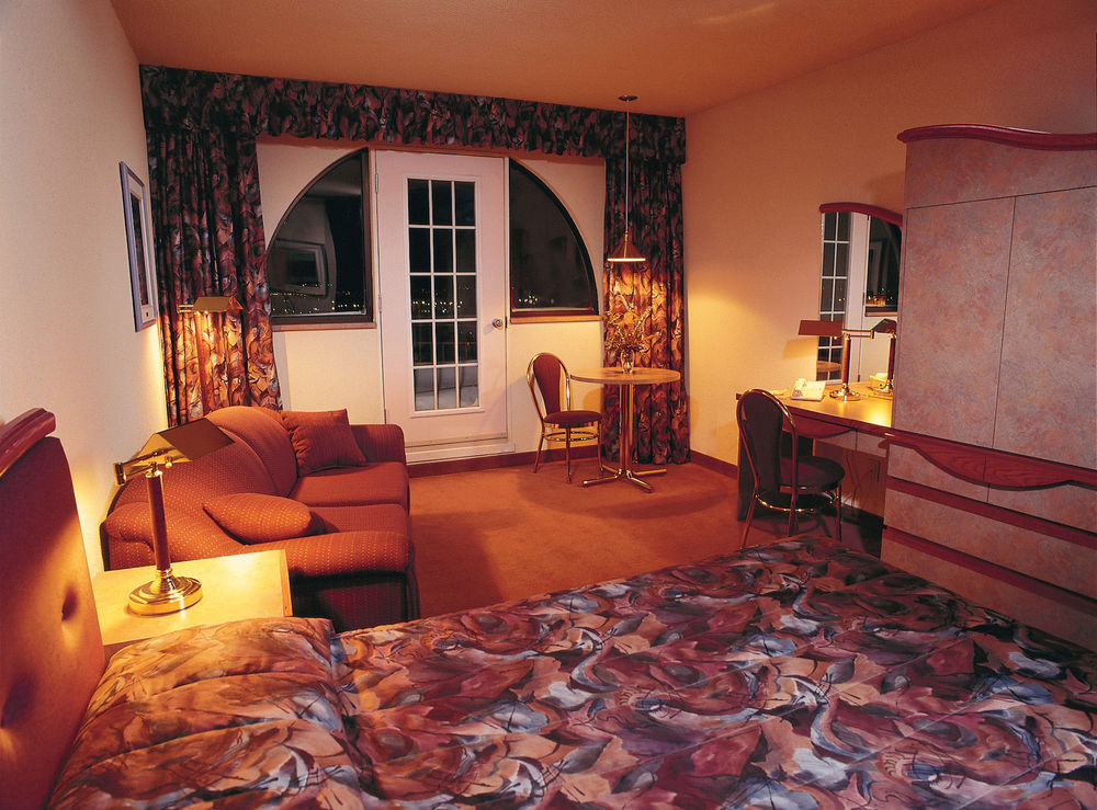 Chicoutimi Hotel Le Montagnais מראה חיצוני תמונה